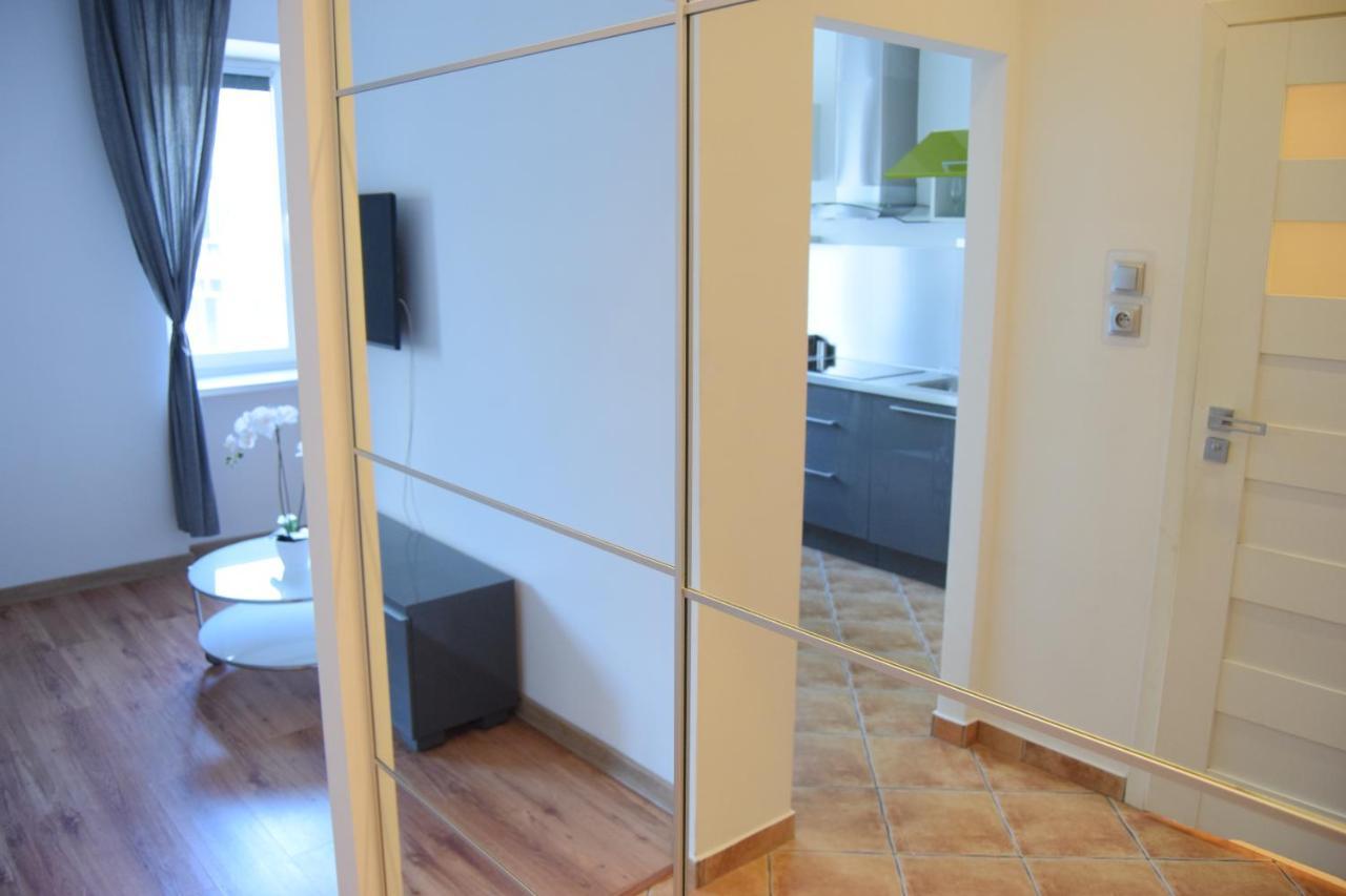 Be My Guest - Krucza Elegant Apartment - Rondo De Gaulle'A Center Of Warsaw Metro Wi-Fi Breakfast Exterior photo
