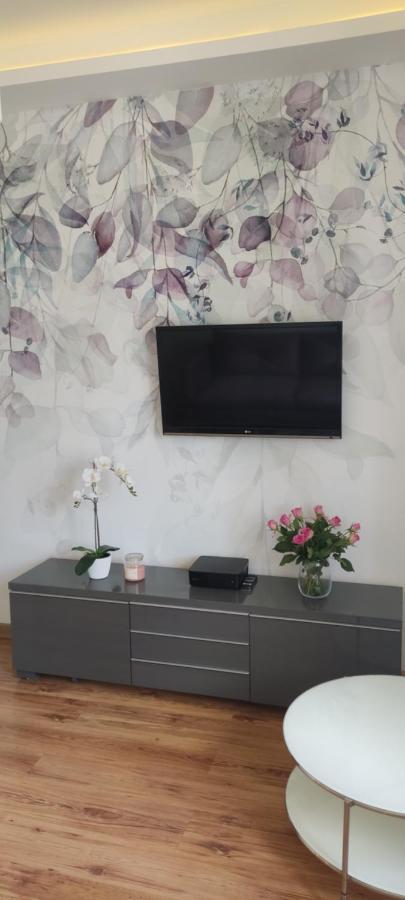Be My Guest - Krucza Elegant Apartment - Rondo De Gaulle'A Center Of Warsaw Metro Wi-Fi Breakfast Exterior photo