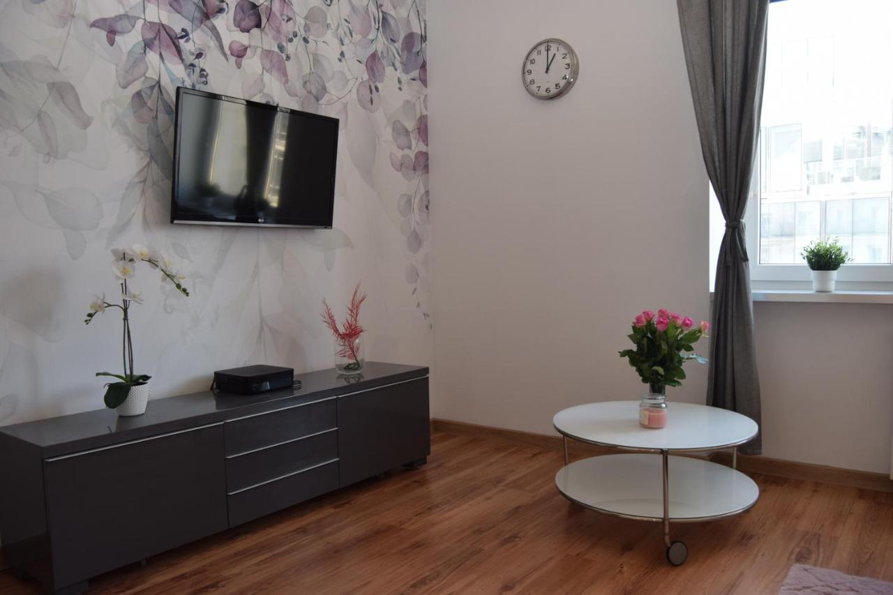 Be My Guest - Krucza Elegant Apartment - Rondo De Gaulle'A Center Of Warsaw Metro Wi-Fi Breakfast Exterior photo